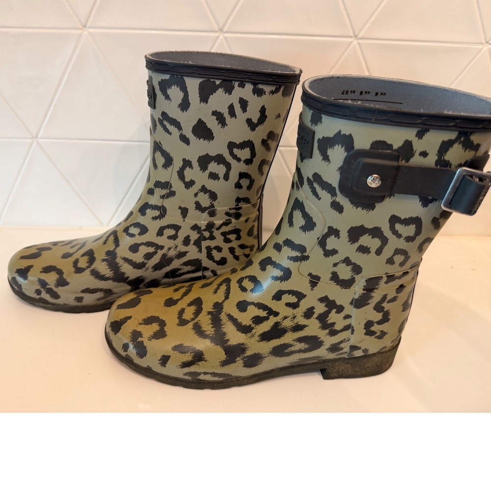 Hunter Original Refined Short Hybrid Leopard Rain Boots Green Black WFS2024RMA 6